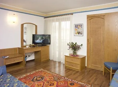 מלון Metropole 4*