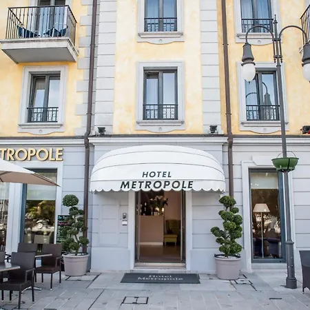 Metropole מלון 4*