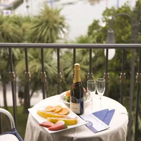 מלון Metropole 4*