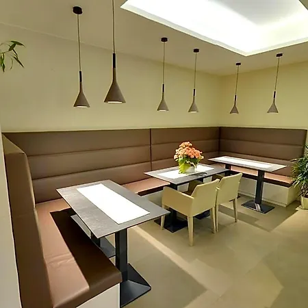 Metropole Hotel 4*